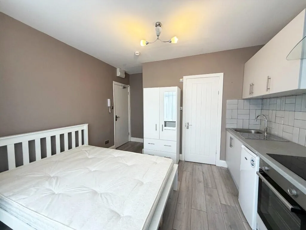 Studio flat for rent