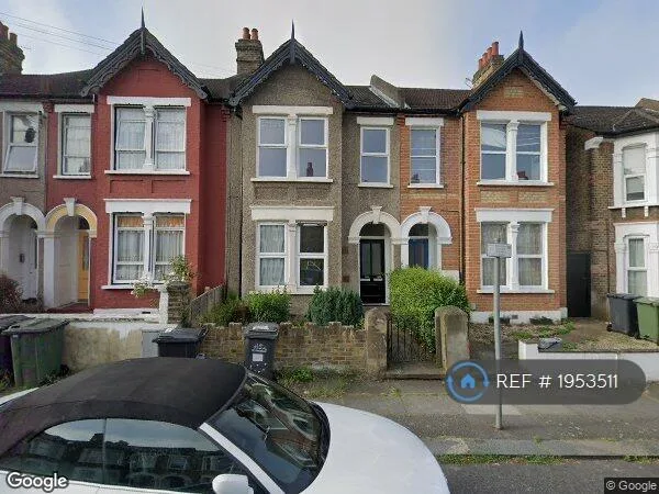 2 bedroom maisonette for rent