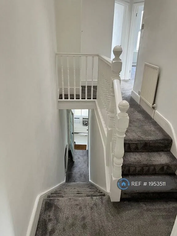 2 bedroom maisonette for rent
