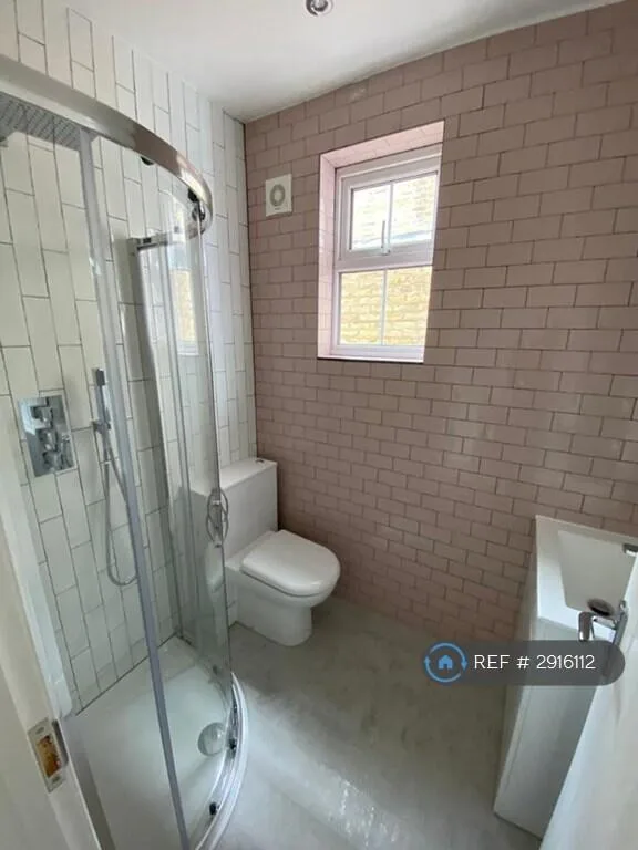 1 bedroom house share for rent