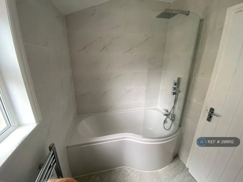 1 bedroom house share for rent