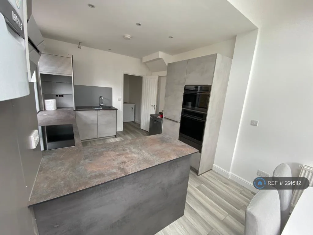 1 bedroom house share for rent