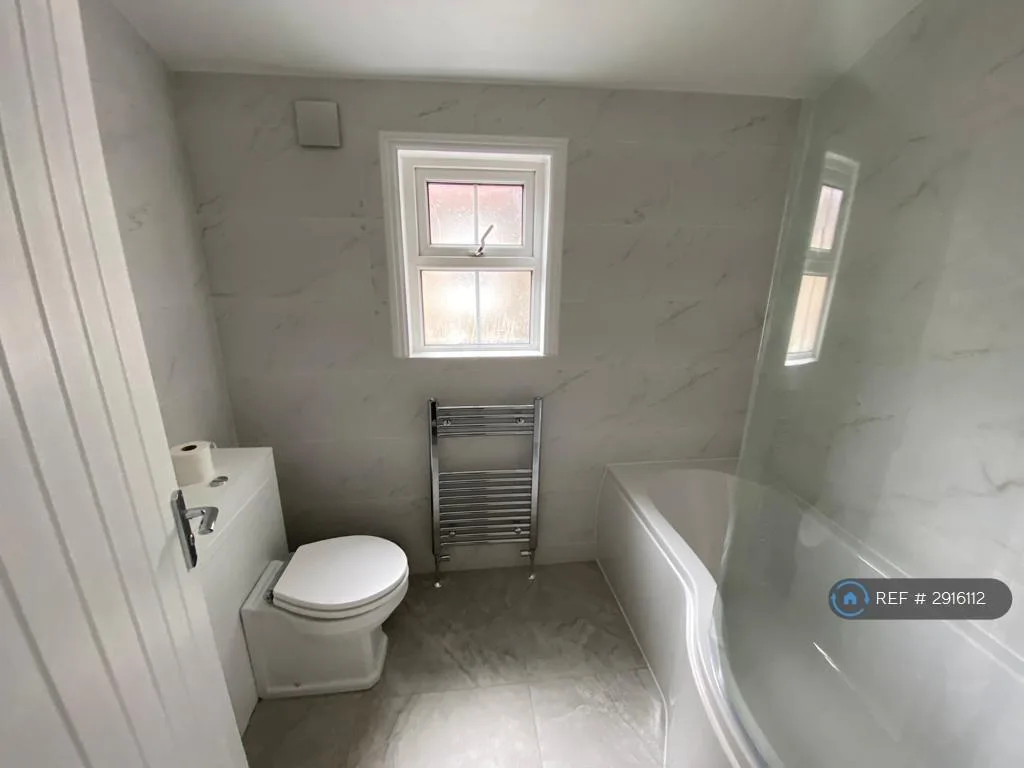 1 bedroom house share for rent