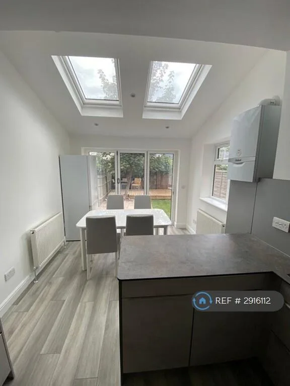 1 bedroom house share for rent