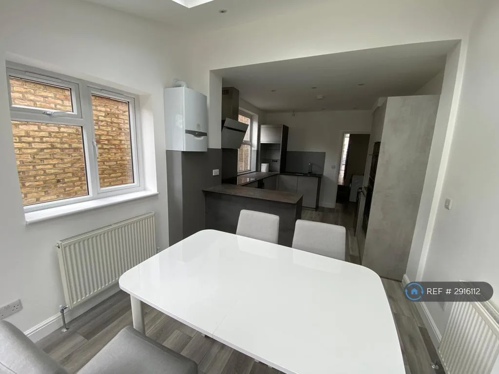 1 bedroom house share for rent