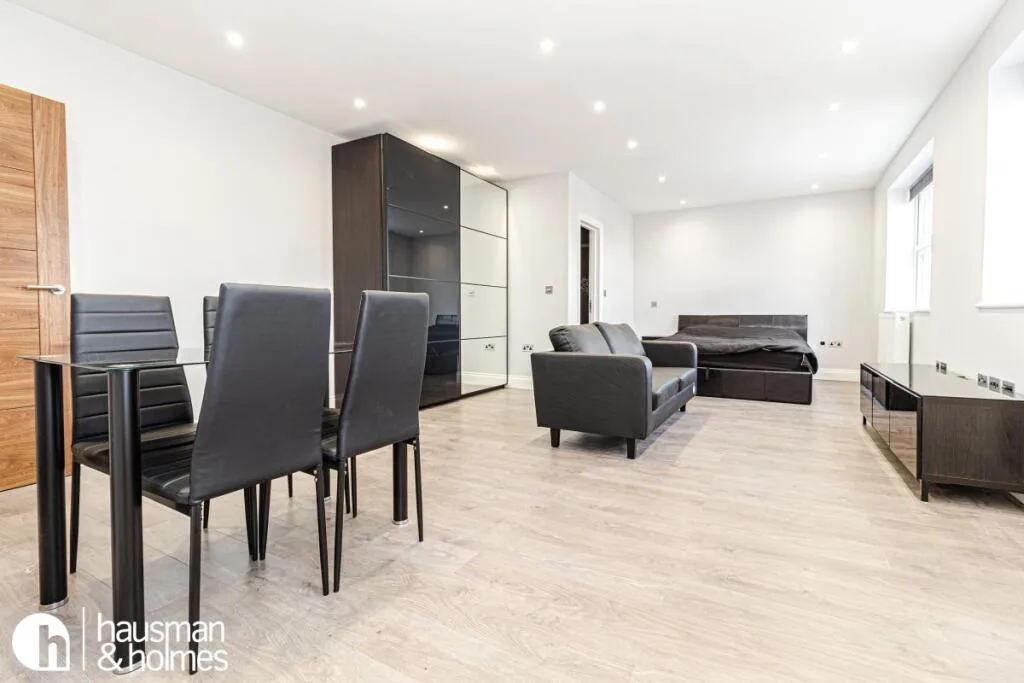 Studio flat for rent