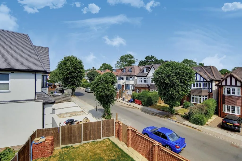 3 bedroom flat for rent