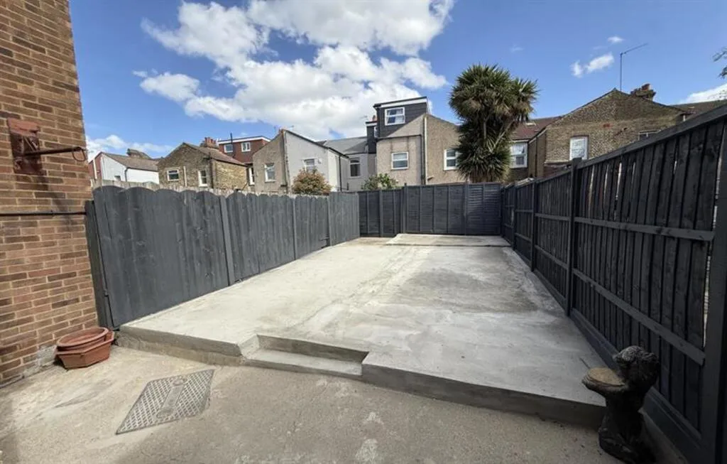 3 bedroom detached house for rent