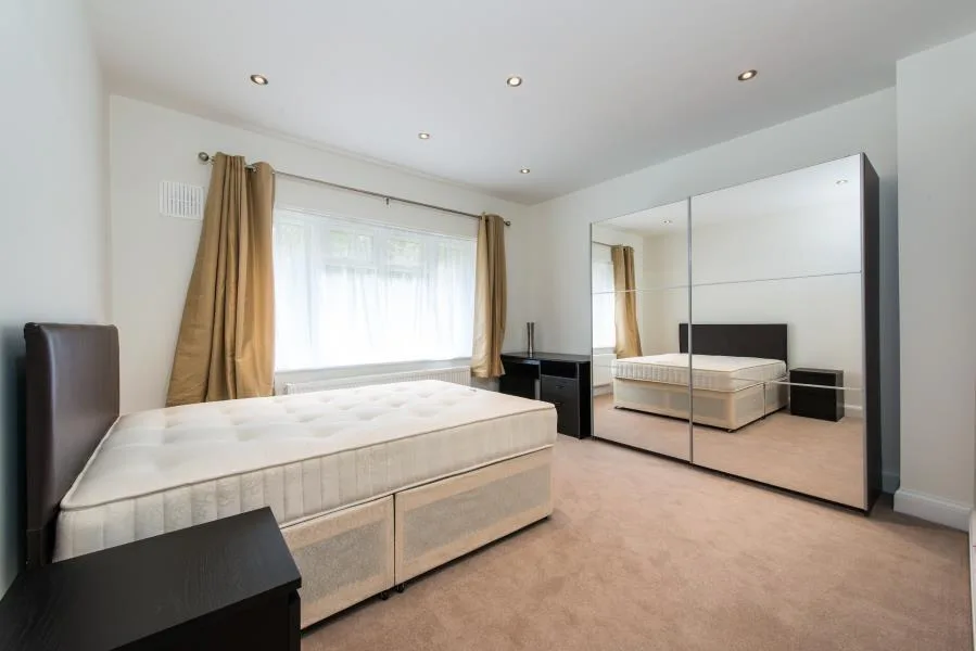 3 bedroom flat for rent