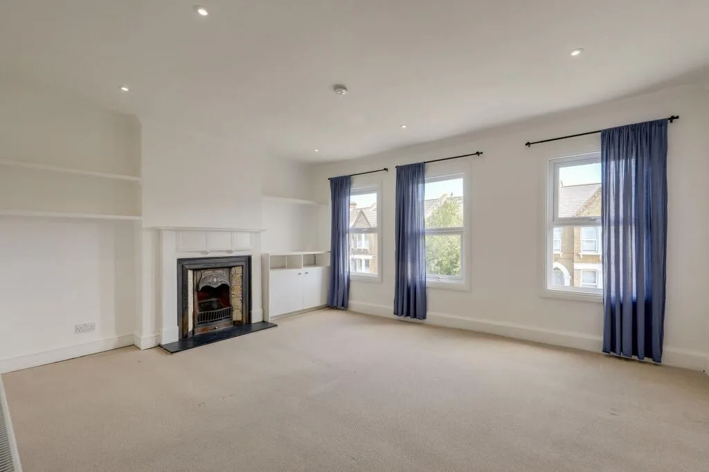 3 bedroom flat for rent