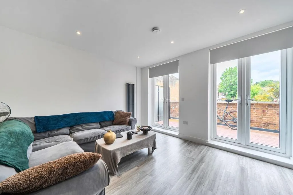 2 bedroom flat for rent
