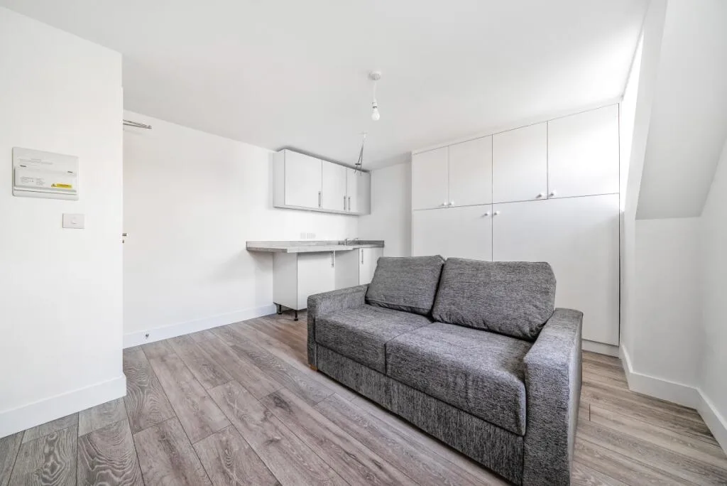 Studio flat for rent