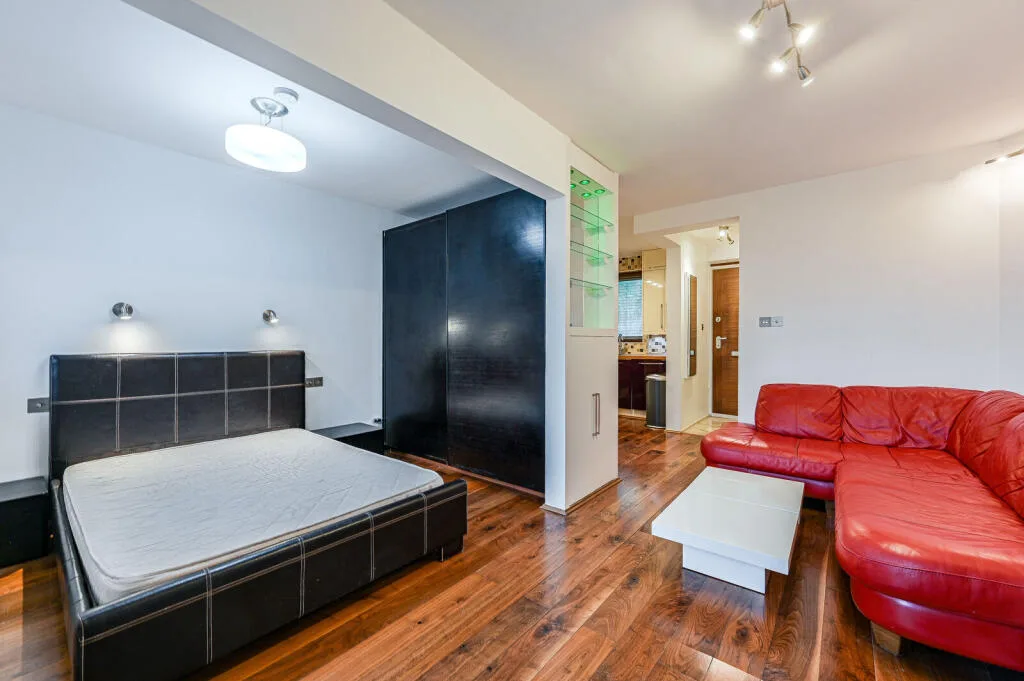 Studio flat for rent
