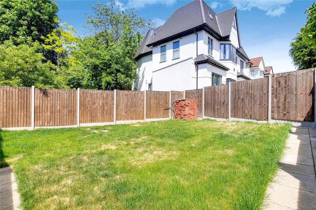 3 bedroom apartment for rent