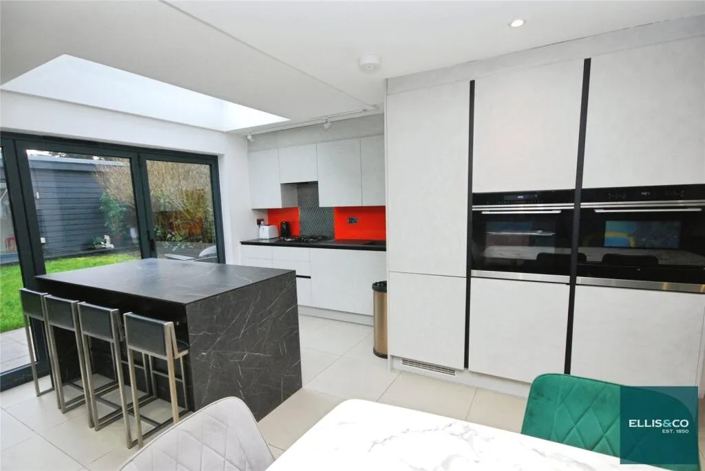3 bedroom apartment for rent