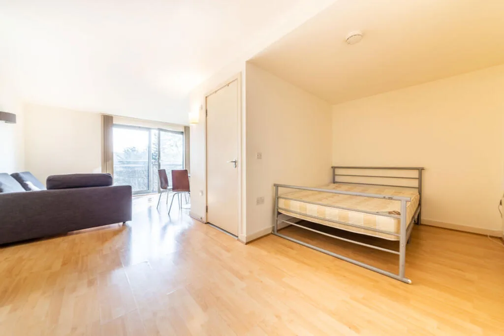 Studio flat for rent