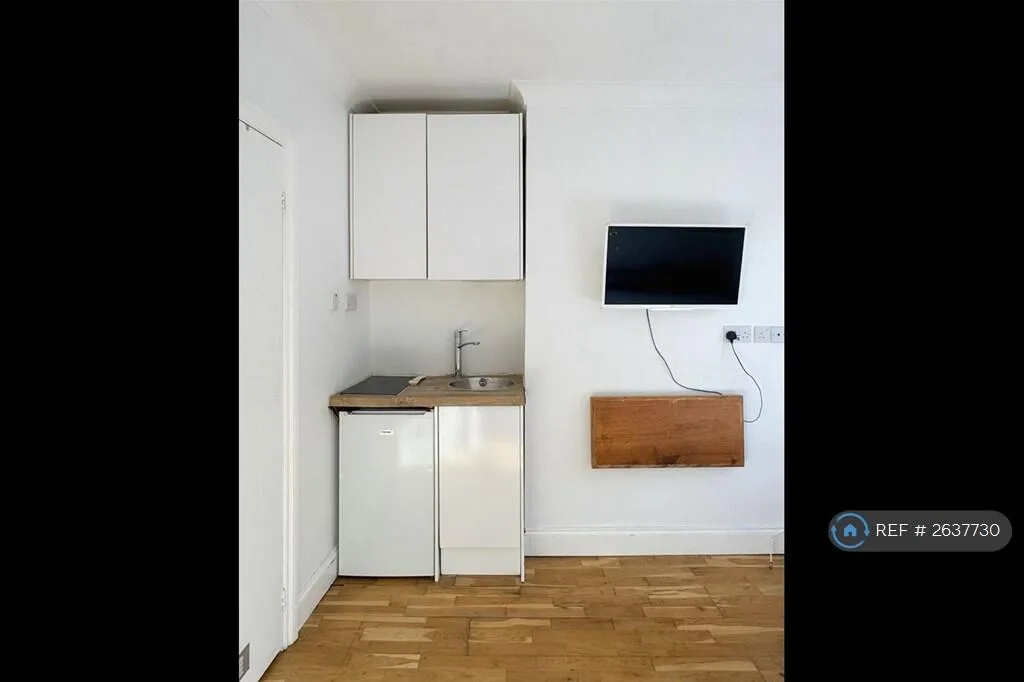 Studio flat for rent