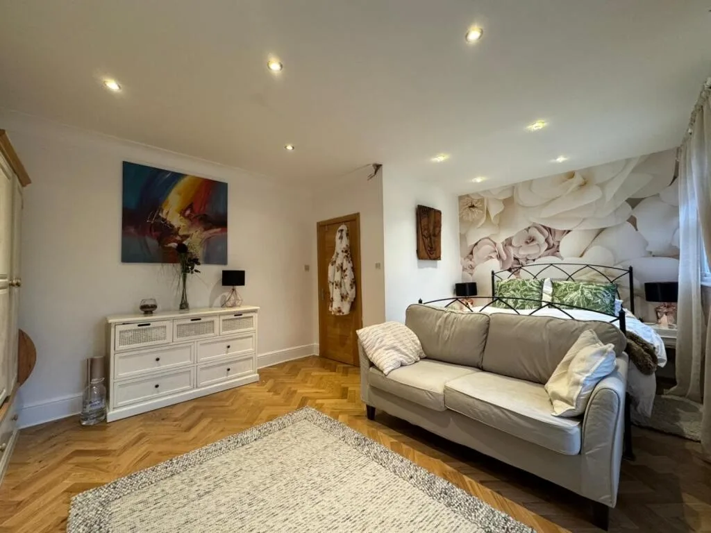 1 bedroom house share for rent