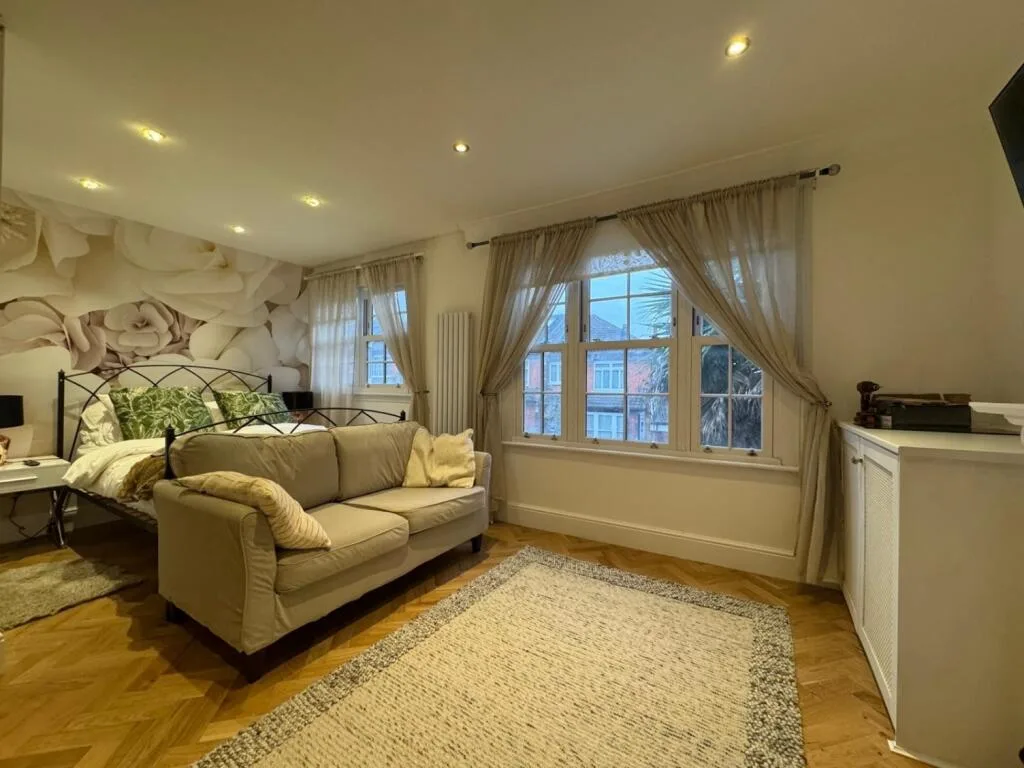 1 bedroom house share for rent