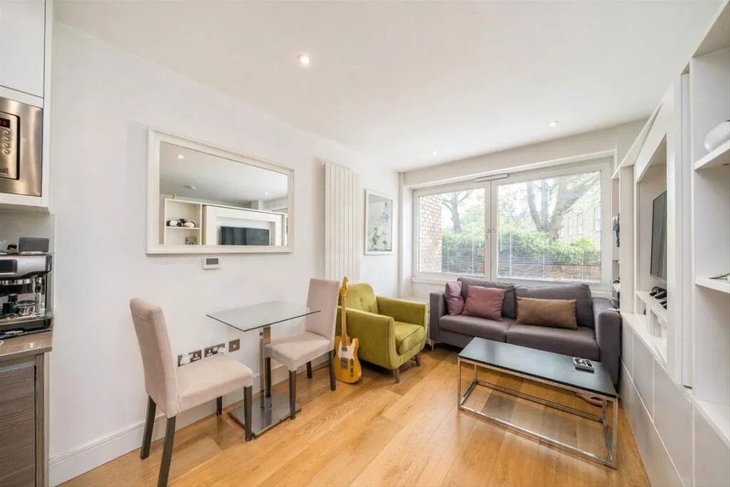 Studio flat for rent
