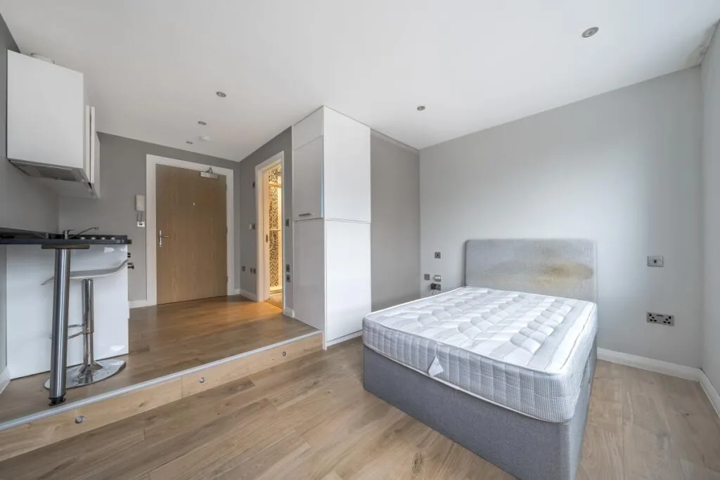 Studio flat for rent