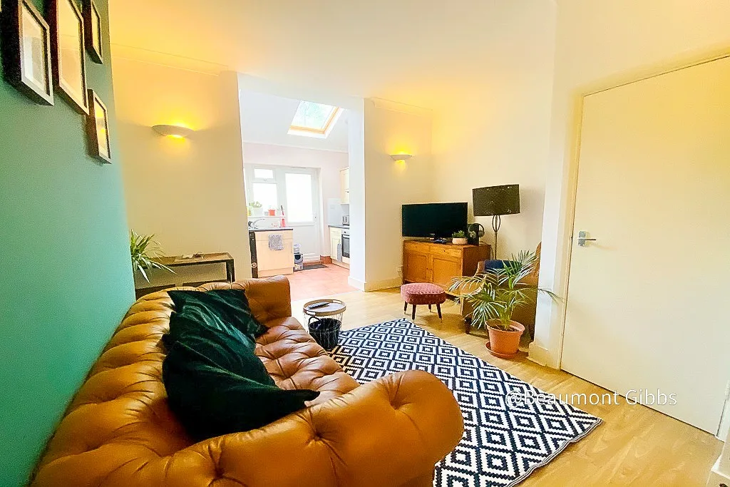 2 bedroom ground floor flat for rent