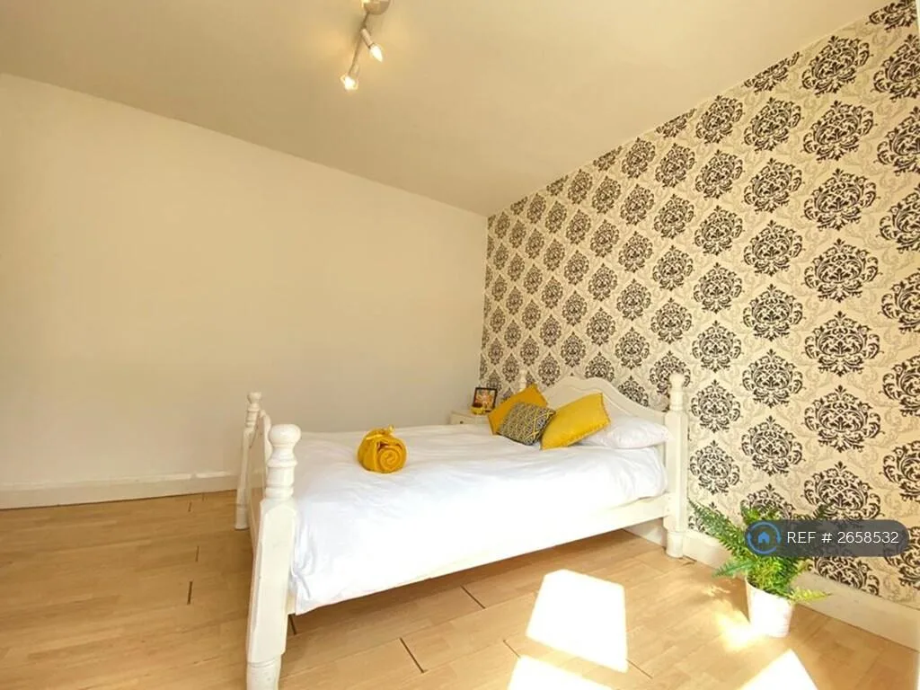 1 bedroom house share for rent