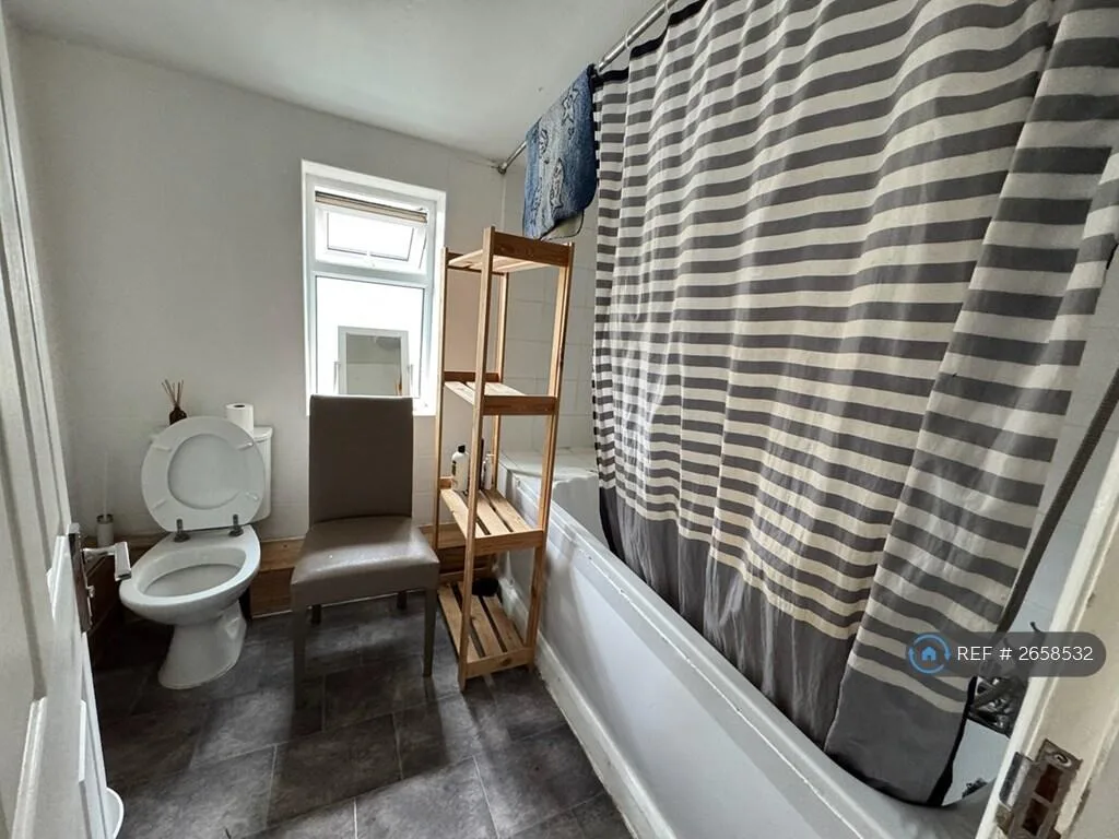 1 bedroom house share for rent
