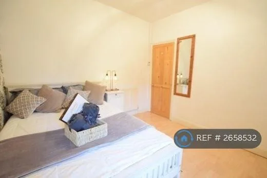 1 bedroom house share for rent