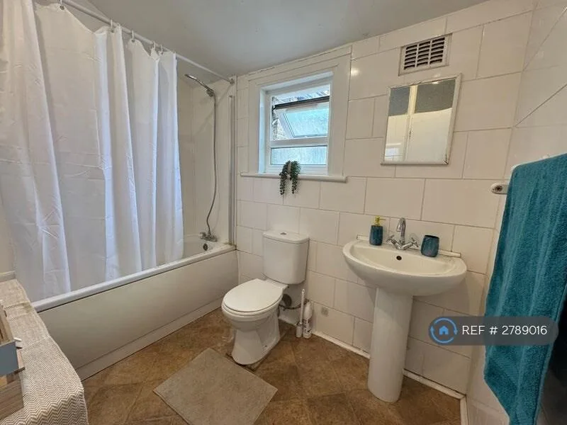 1 bedroom house share for rent