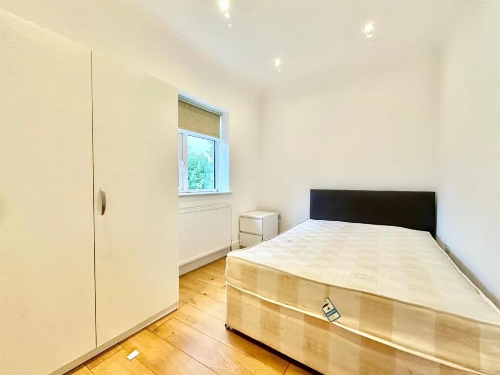 1 bedroom house share for rent
