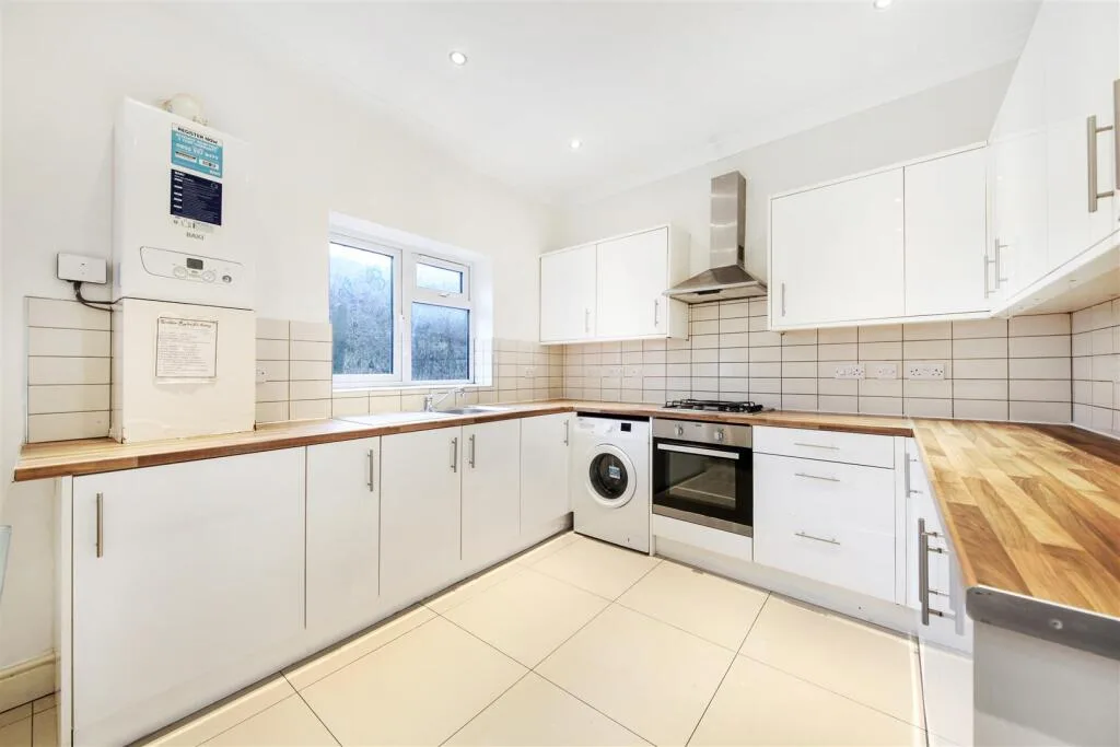 1 bedroom house share for rent