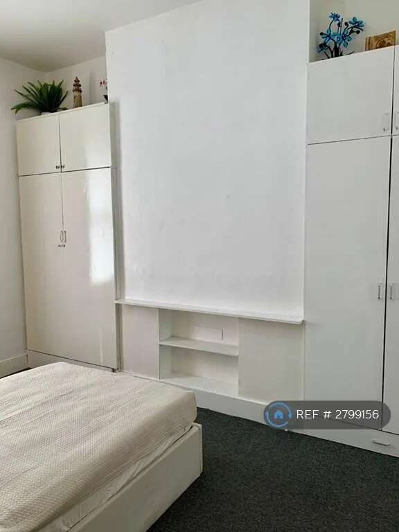 1 bedroom house share for rent