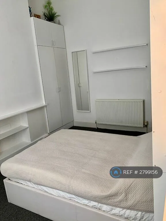 1 bedroom house share for rent