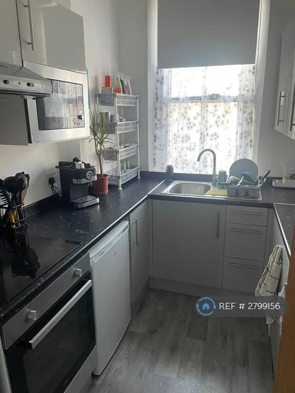 1 bedroom house share for rent