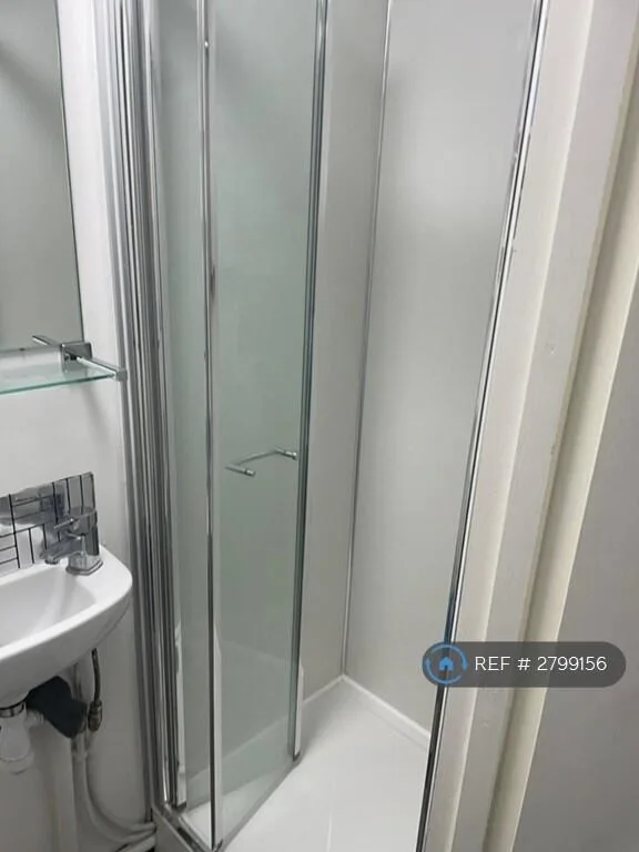 1 bedroom house share for rent