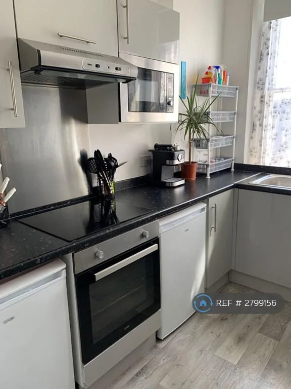 1 bedroom house share for rent