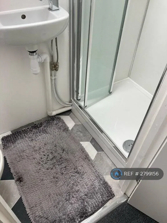 1 bedroom house share for rent
