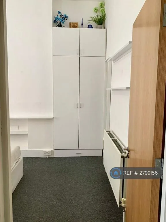 1 bedroom house share for rent