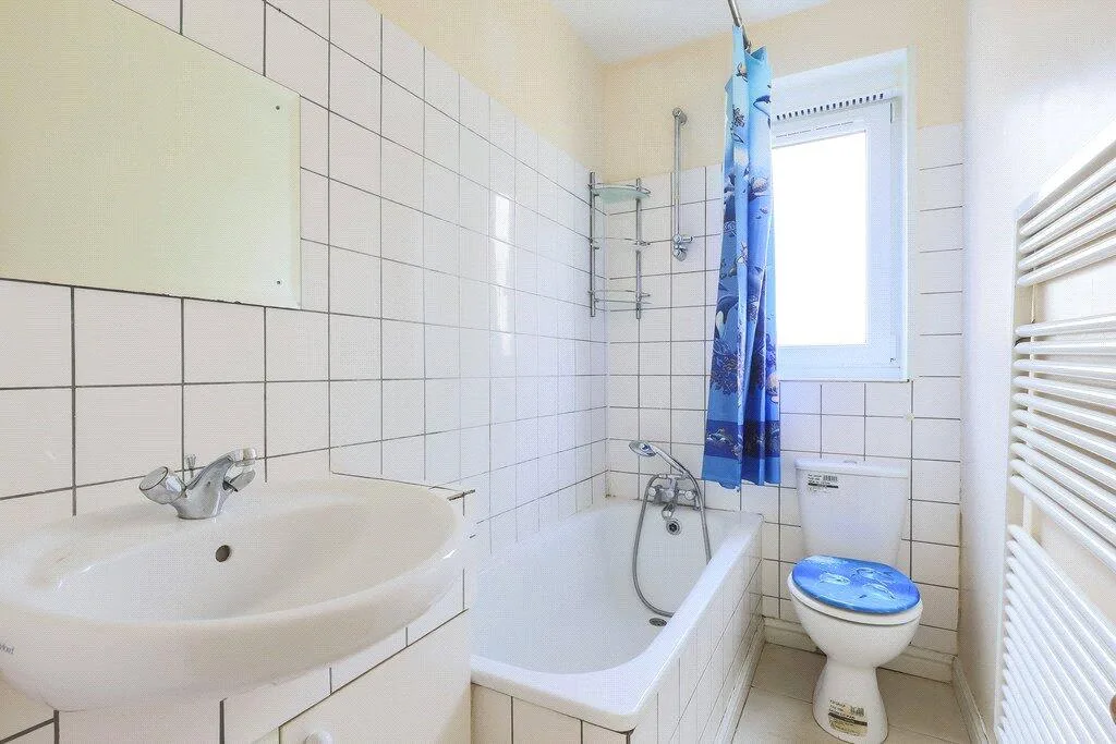 2 bedroom maisonette for rent