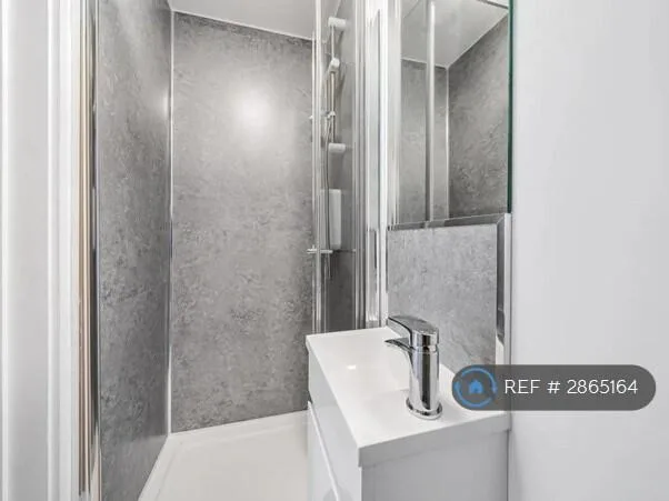 1 bedroom house share for rent