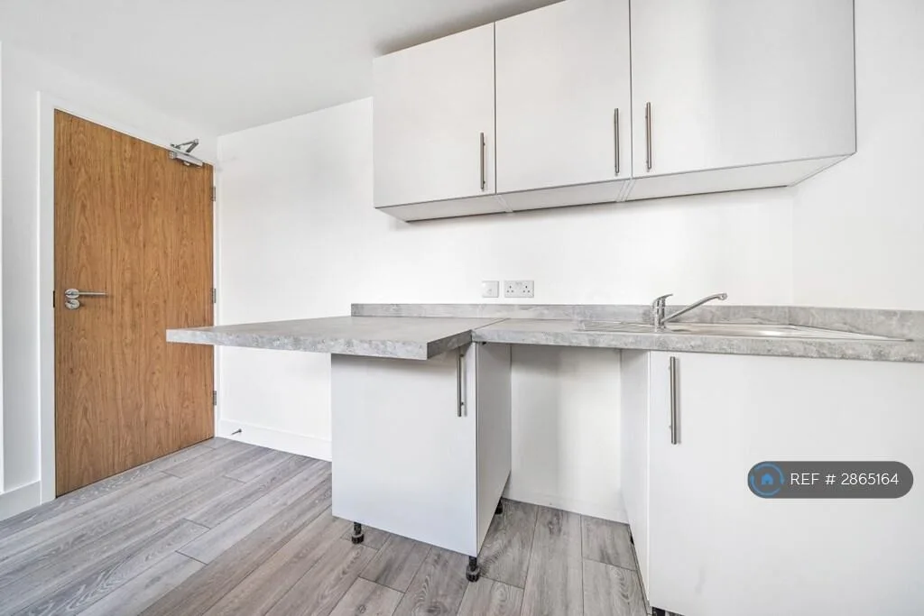 1 bedroom house share for rent