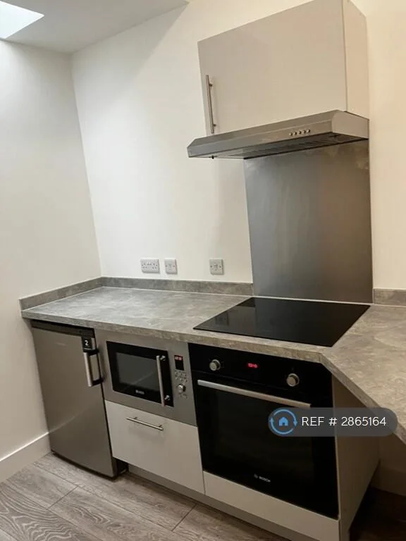 1 bedroom house share for rent