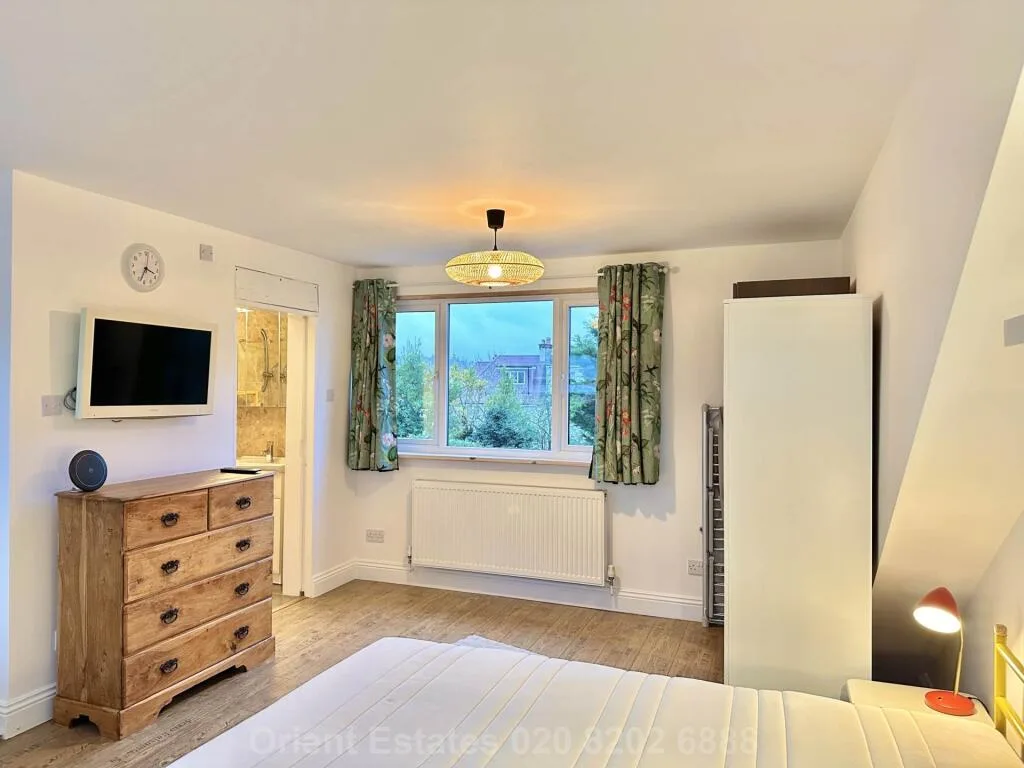 Studio flat for rent