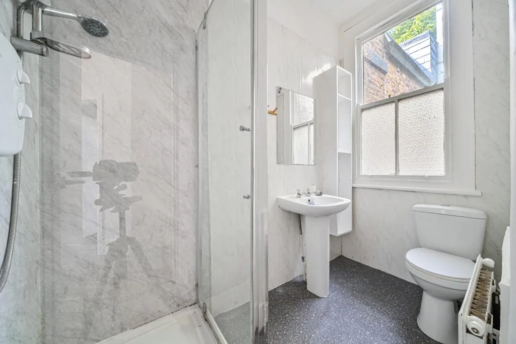 1 bedroom maisonette for rent