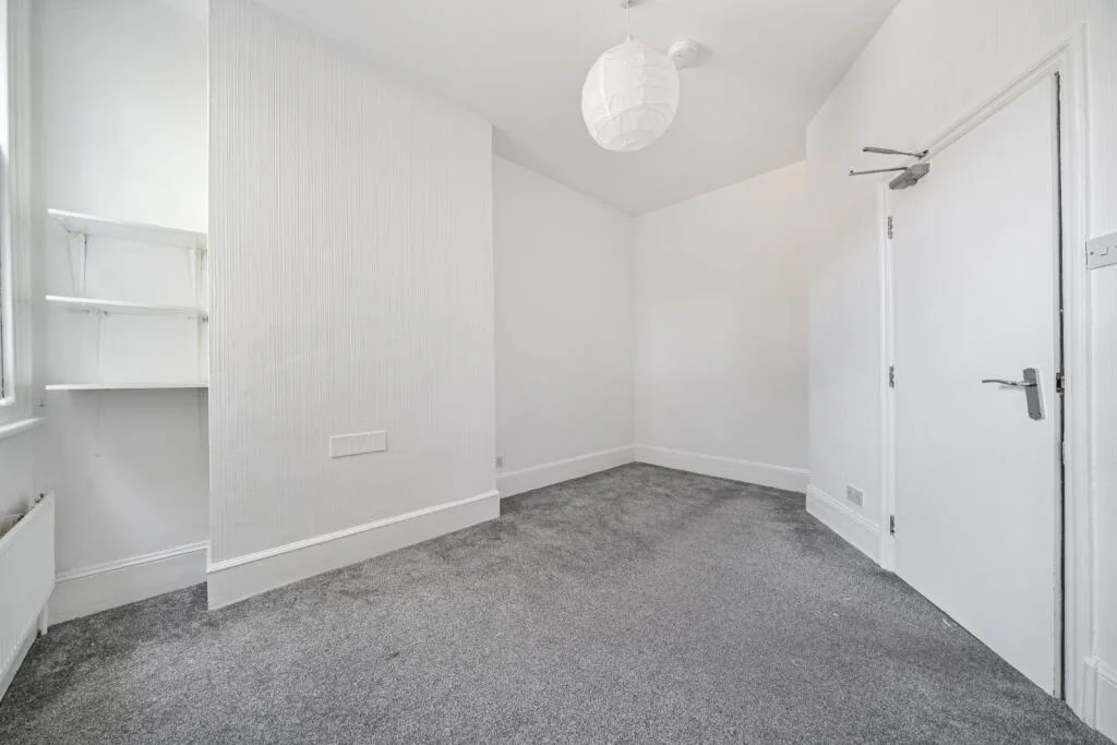 1 bedroom maisonette for rent