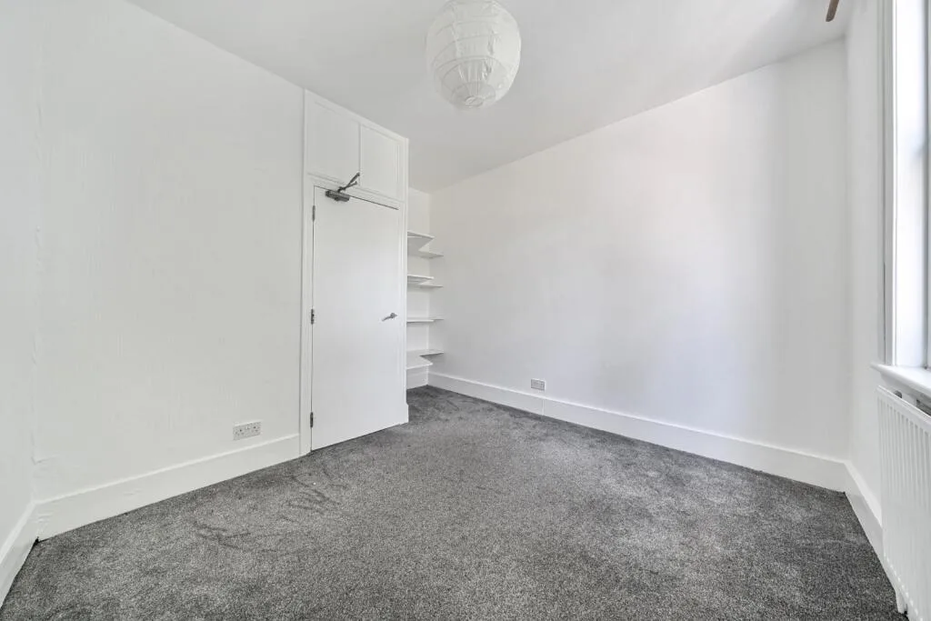 1 bedroom maisonette for rent
