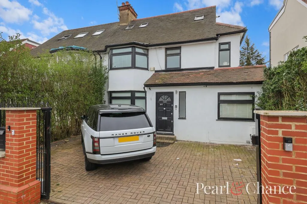 3 bedroom ground floor flat for rent