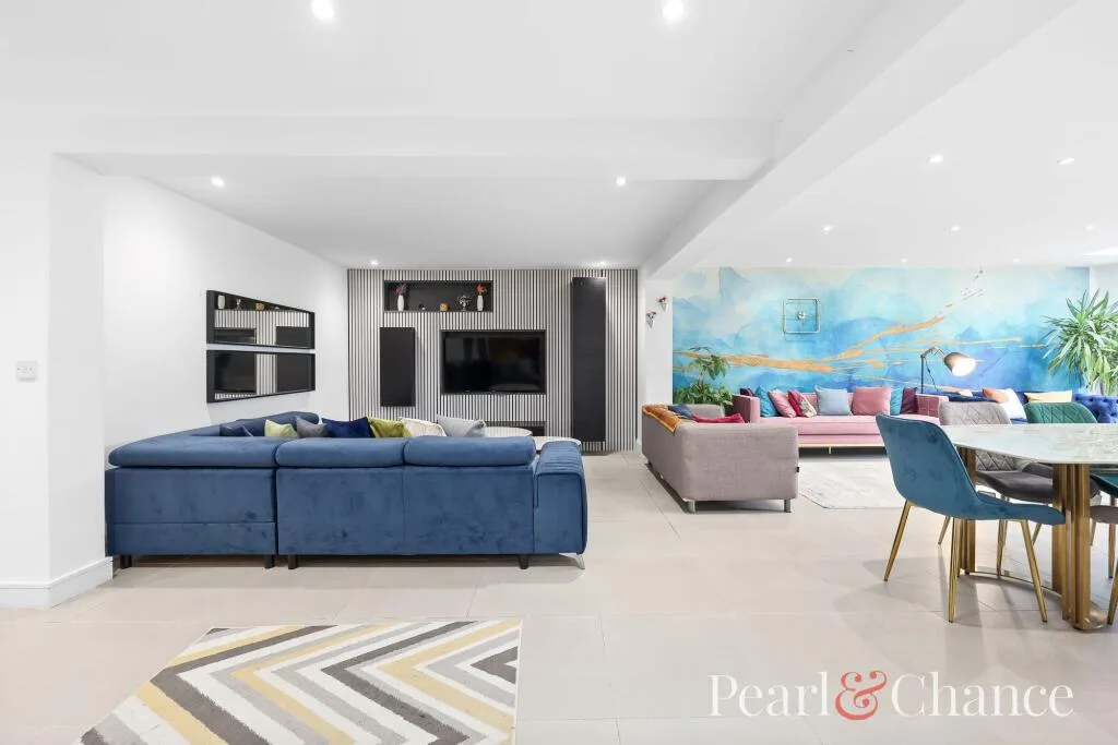 3 bedroom ground floor flat for rent