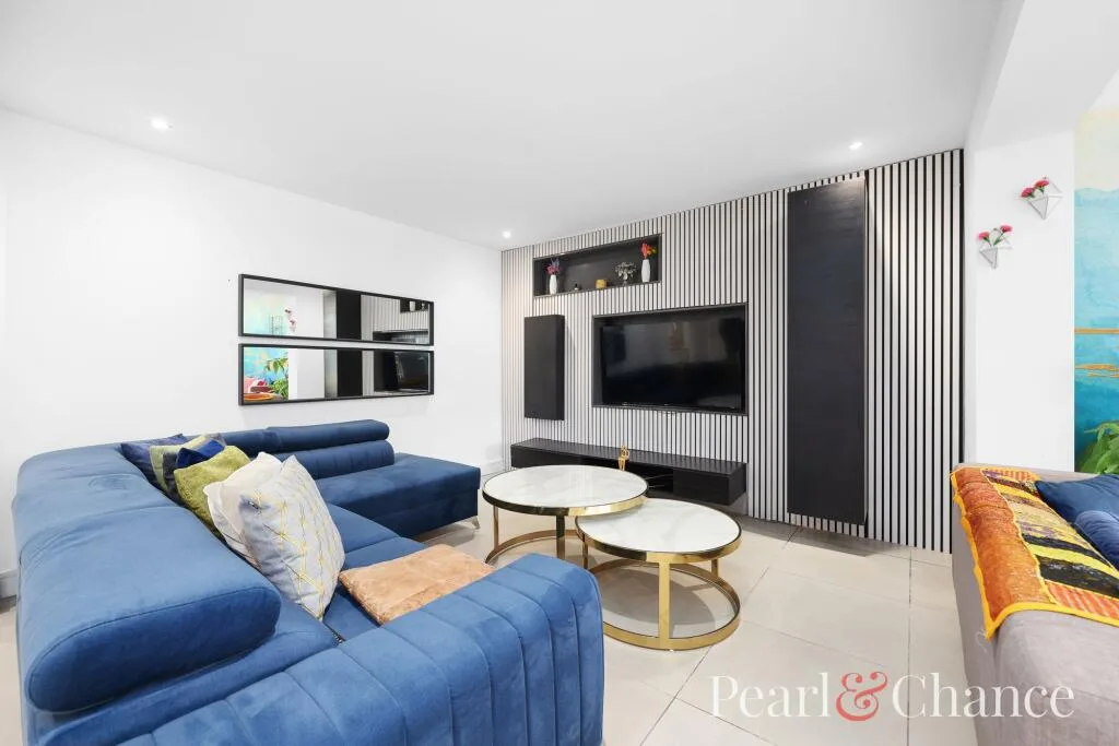 3 bedroom ground floor flat for rent